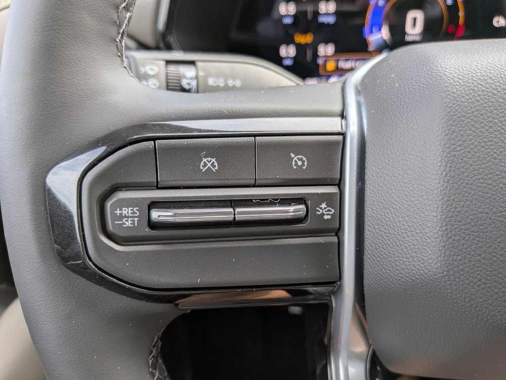 New 2026 Chevrolet Colorado ZR2 w/ Technology Package AWD/4WD image 23