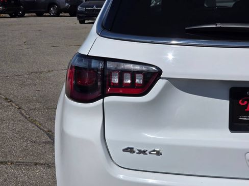 Certified 2024 Jeep Compass Latitude AWD/4WD image 7