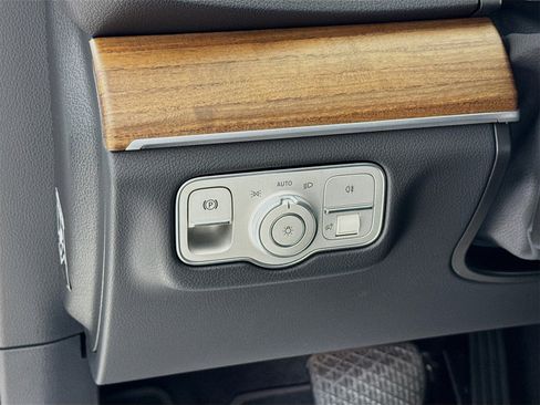 Certified 2025 Mercedes-Benz GLE 350 4MATIC image 11