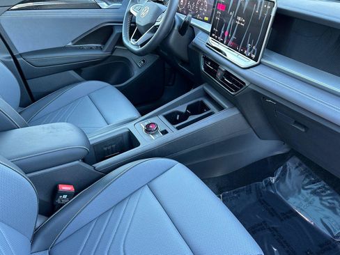 New 2026 Volkswagen Tiguan SE image 15