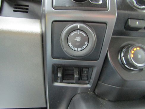Used 2018 Ford F150 XLT w/ Equipment Group 302A Luxury AWD/4WD image 26
