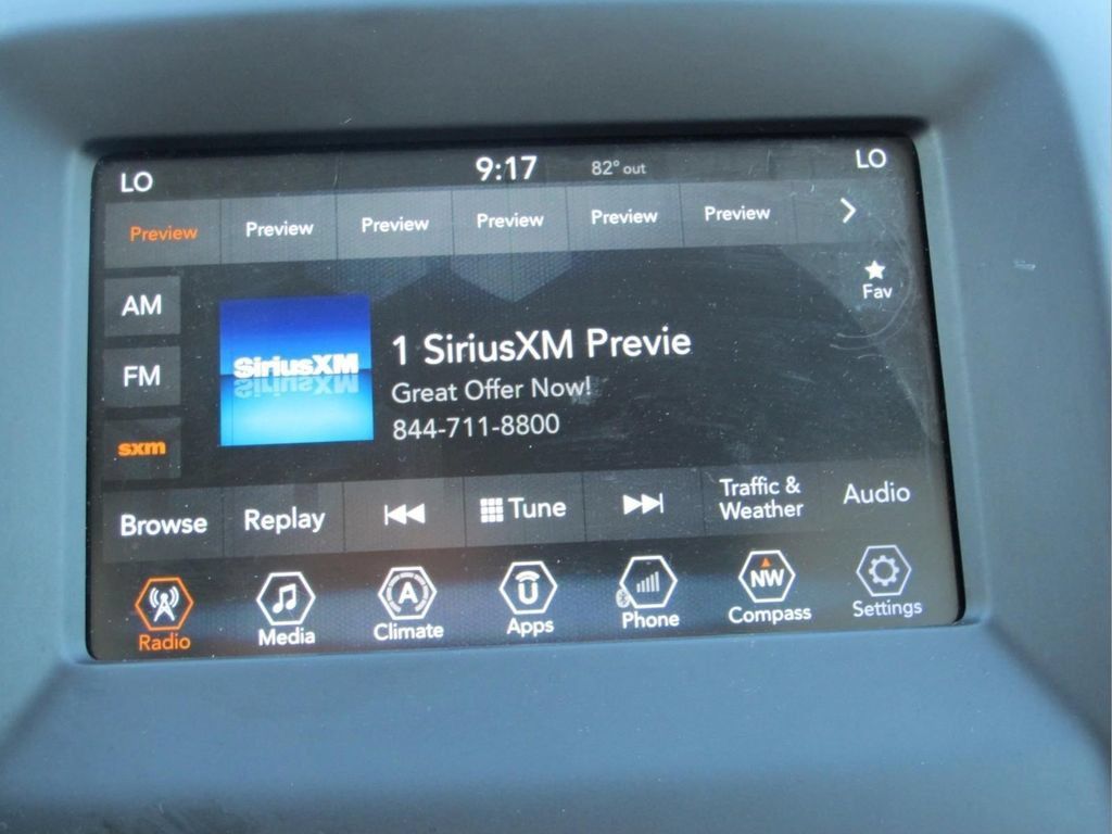 Used 2018 Jeep Compass Latitude w/ Popular Equipment Group FWD image 17