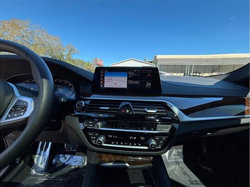 Used 2020 BMW M550i xDrive w/ Executive Package image 11