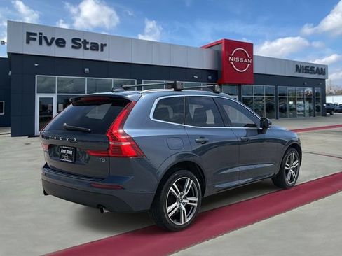 Used 2021 Volvo XC60 T5 Momentum w/ Premium Package FWD image 6