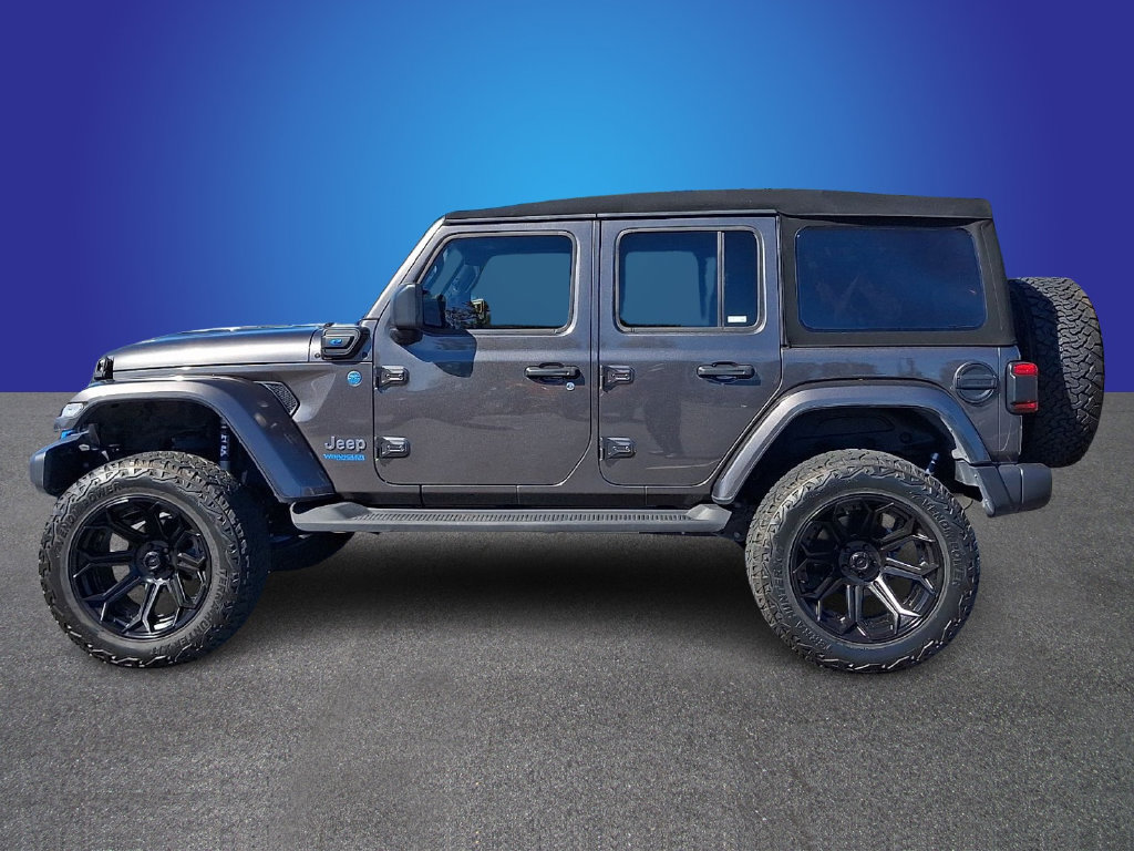 Used 2022 Jeep Wrangler Unlimited Sahara w/ Cold Weather Group AWD/4WD image 7