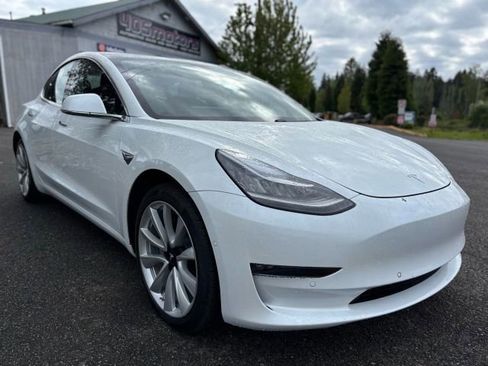 Used 2018 Tesla Model 3 Mid Range image 1