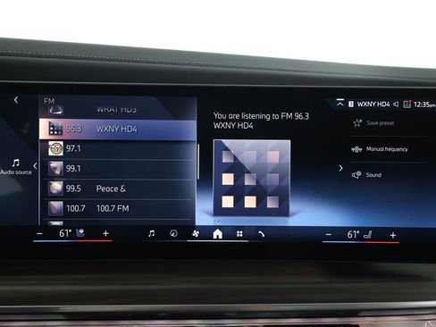 Used 2024 BMW i7 eDrive50 image 17