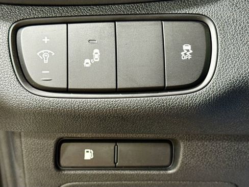 Used 2020 Kia Sorento LX w/ LX I4 Convenience Package image 12