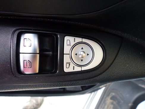 Used 2020 Mercedes-Benz Metris image 18