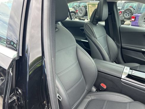 Used 2025 Mercedes-Benz C 300 Sedan image 20