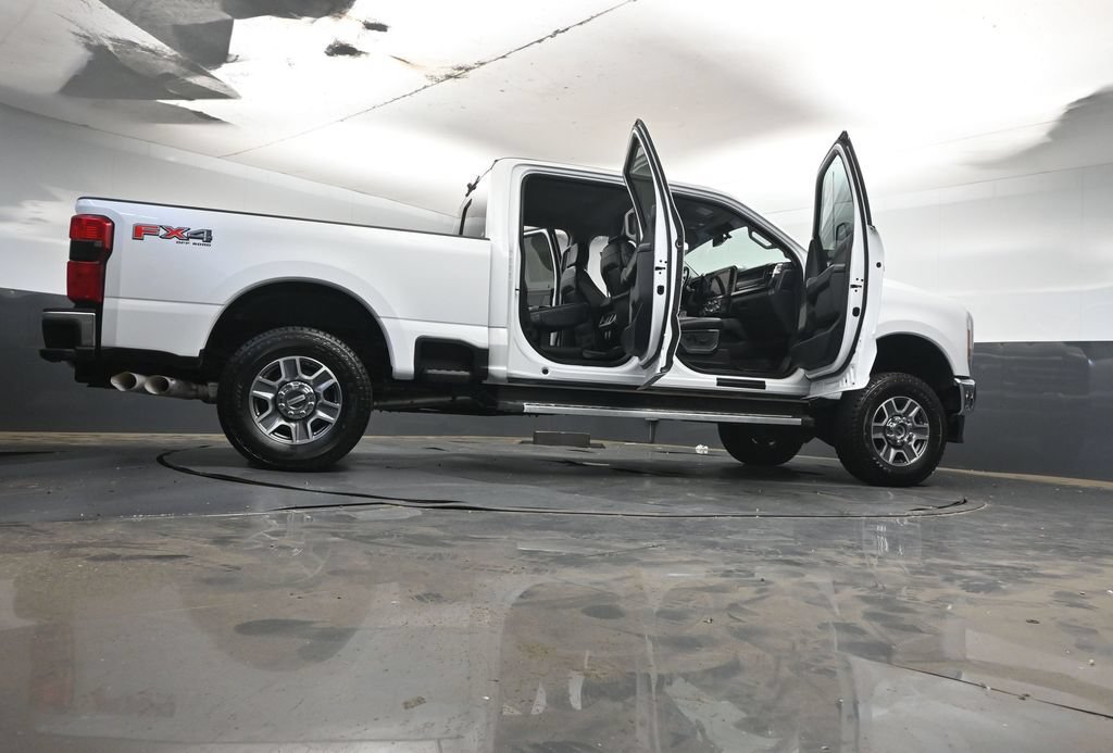 Used 2023 Ford F250 Lariat w/ FX4 Off-Road Package AWD/4WD image 46