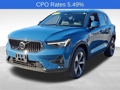 Certified 2023 Volvo XC40 B5 Plus w/ Driver Assist Package AWD/4WD image 4