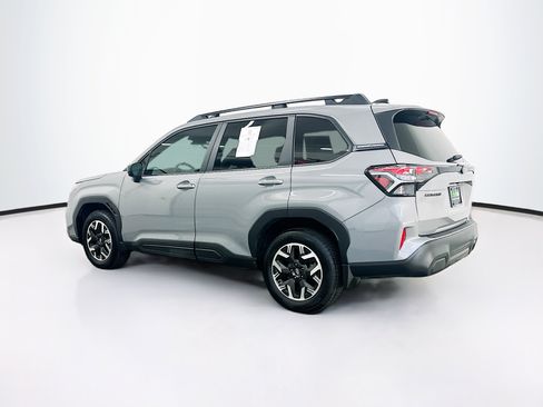 Used 2026 Subaru Forester Premium AWD/4WD image 5
