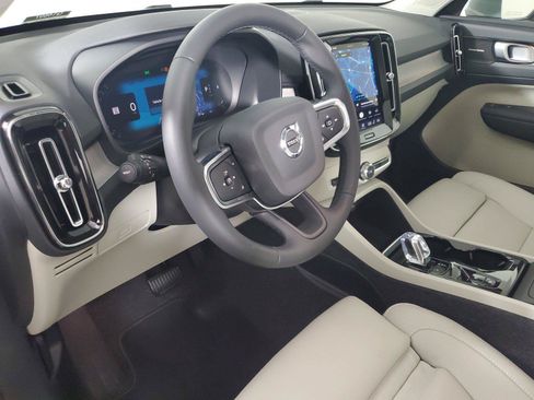 Certified 2025 Volvo XC40 B5 Plus w/ Protection Package Premier AWD/4WD image 24