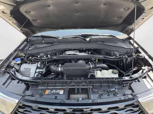 Used 2022 Ford Explorer ST w/ Equipment Group 401A AWD/4WD image 8