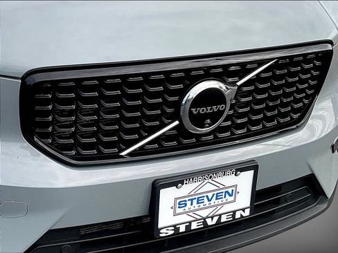 Used 2024 Volvo XC40 B5 Ultimate w/ Climate Package AWD/4WD image 31