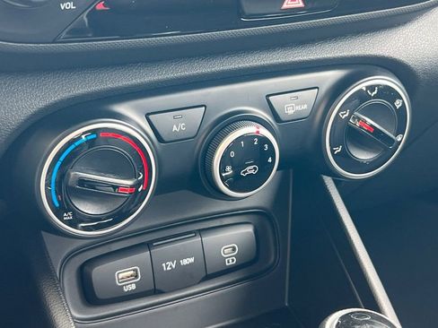 New 2026 Hyundai Venue SE image 18