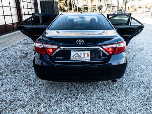 Used 2015 Toyota Camry XLE image 20