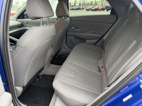 Used 2023 Hyundai Elantra SEL w/ Convenience Package image 18