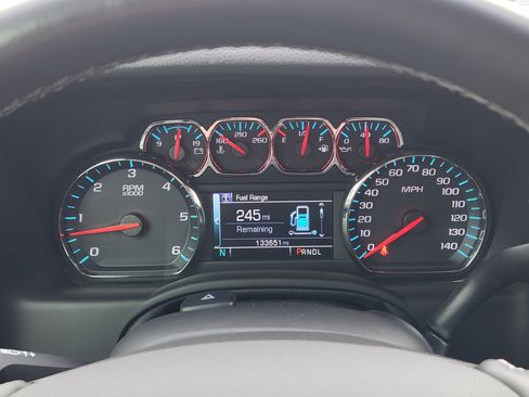 Used 2018 GMC Yukon XL SLT w/ Premium Edition image 17