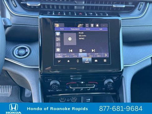 Used 2023 Jeep Grand Cherokee L Laredo image 25