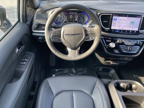 New 2026 Chrysler Voyager LX image 37