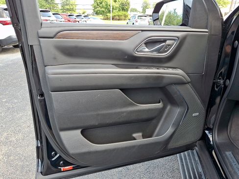 Used 2023 Chevrolet Suburban High Country AWD/4WD image 13