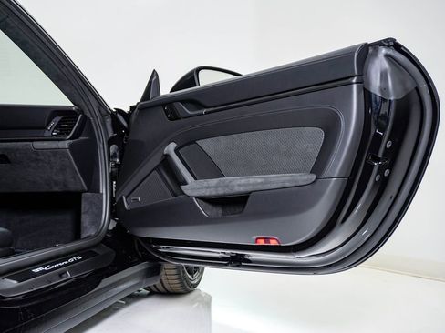 Certified 2025 Porsche 911 Carrera GTS image 17