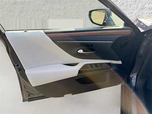 New 2025 Lexus ES 350 w/ Premium Package image 21