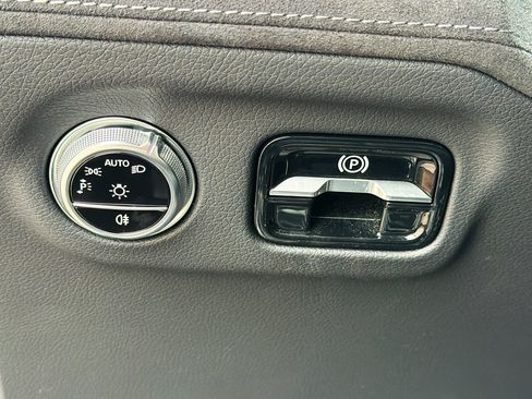 Used 2022 Mercedes-Benz EQS 580 4MATIC Sedan image 34