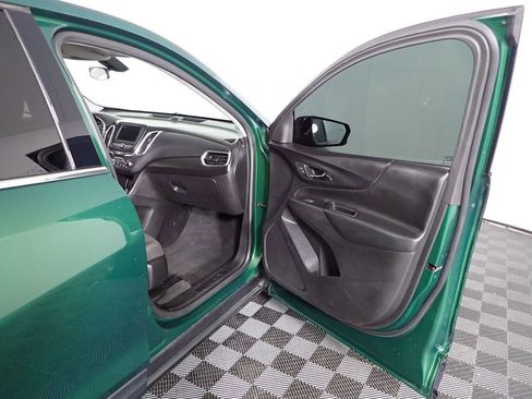 Used 2019 Chevrolet Equinox LT image 32