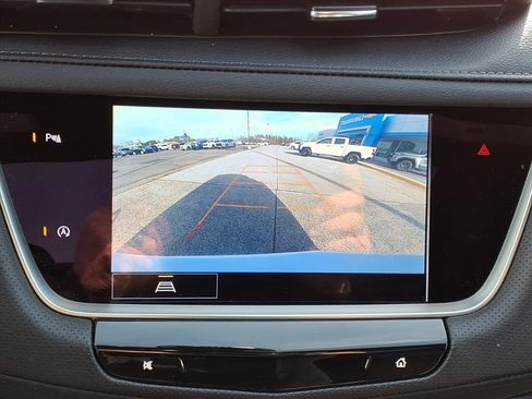 Used 2025 Cadillac XT5 Premium Luxury image 17