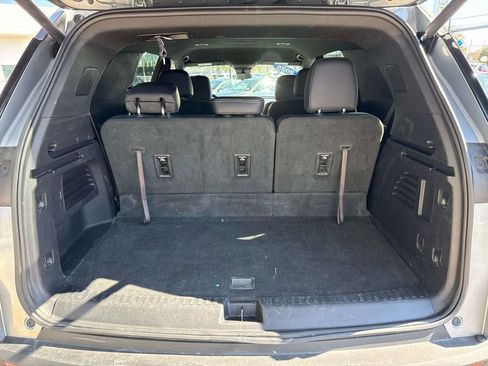 Certified 2025 Chevrolet Traverse LT image 8