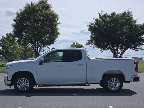 Used 2020 Chevrolet Silverado 1500 LT AWD/4WD image 4