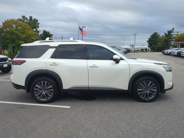 Used 2023 Nissan Pathfinder SL w/ SL Premium Package AWD/4WD image 3
