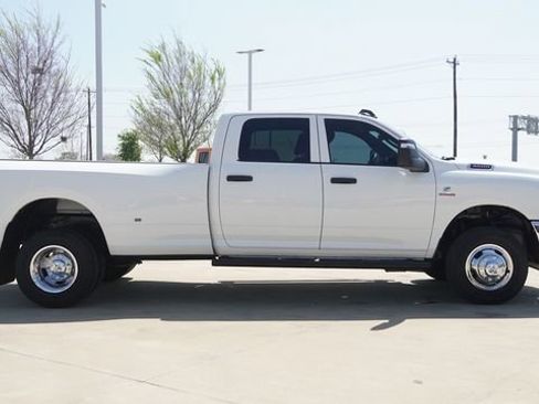New 2026 RAM 3500 Tradesman image 10