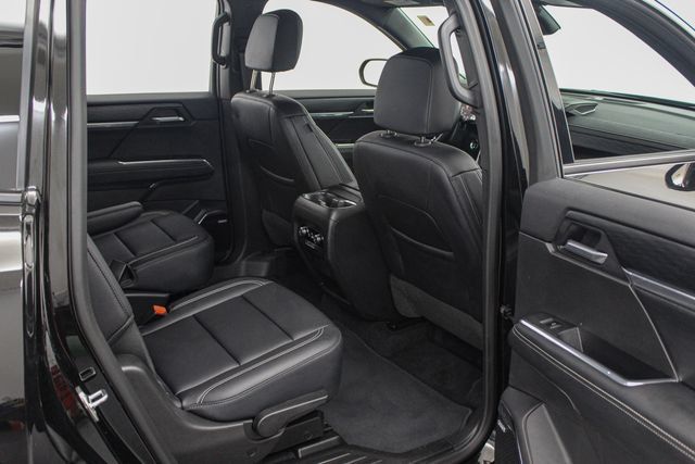 Certified 2026 GMC Acadia Elevation w/ Elevation Premium Package AWD/4WD image 24