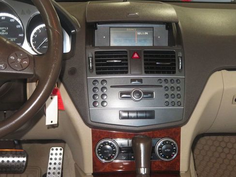 Used 2011 Mercedes-Benz C 300 Sedan image 34