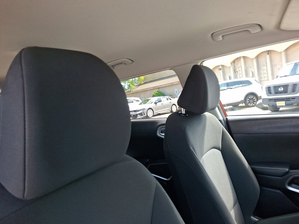 Used 2024 Kia Soul LX w/ LX Technology Package FWD image 14