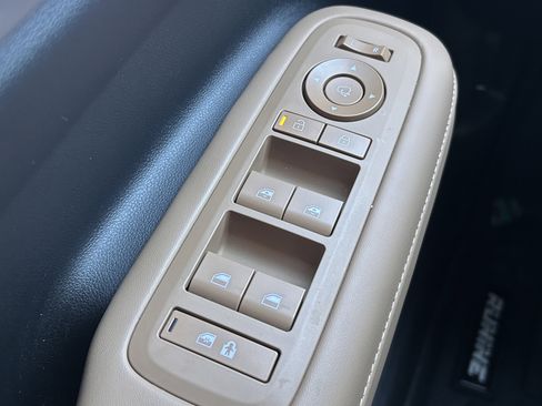 Used 2025 Hyundai Santa Fe Limited image 18