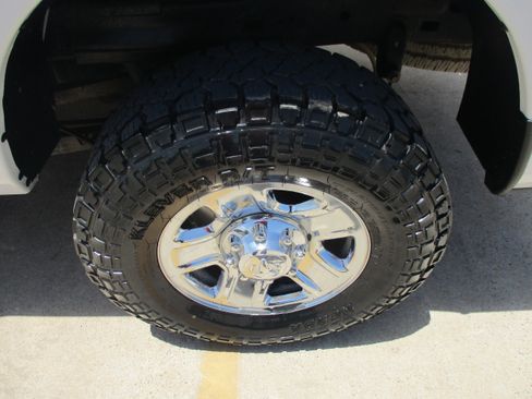 Used 2018 RAM 2500 Tradesman w/ Chrome Appearance Group AWD/4WD image 8