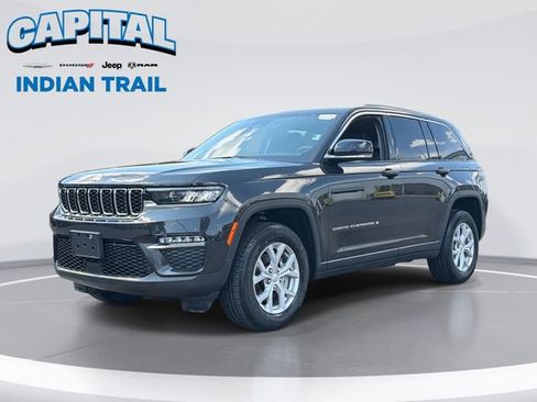 Used 2023 Jeep Grand Cherokee Limited AWD/4WD image 1