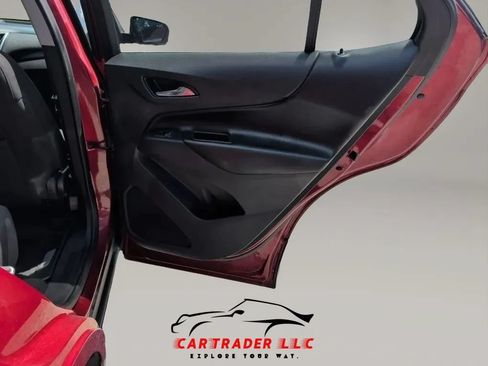Used 2020 Chevrolet Equinox LT FWD image 19