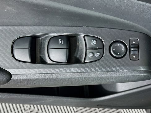 Used 2025 Nissan Altima 2.5 S image 15