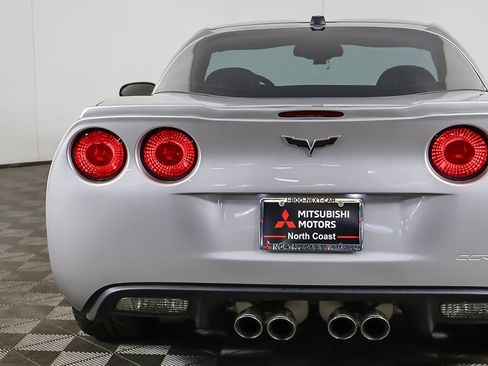 Used 2005 Chevrolet Corvette Coupe w/ Preferred Equipment Group RWD image 12