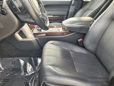 Used 2017 Land Rover Range Rover HSE image 22