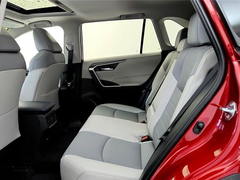 Certified 2025 Toyota RAV4 XLE Premium image 30