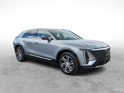 Used 2024 Cadillac Lyriq Luxury w/ LPO, Floor Liner Package RWD image 3