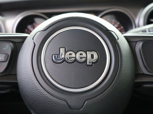 Used 2022 Jeep Gladiator Sport image 26