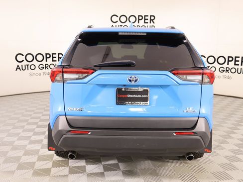 Used 2021 Toyota RAV4 LE AWD/4WD image 20
